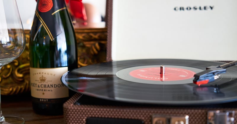 Épater votre moitié : 10 idées pour organiser une surprise romantique inoubliable